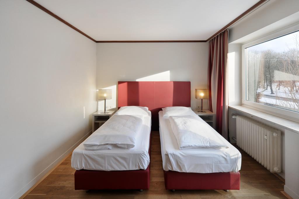 Ambassador Parkhotel 3*