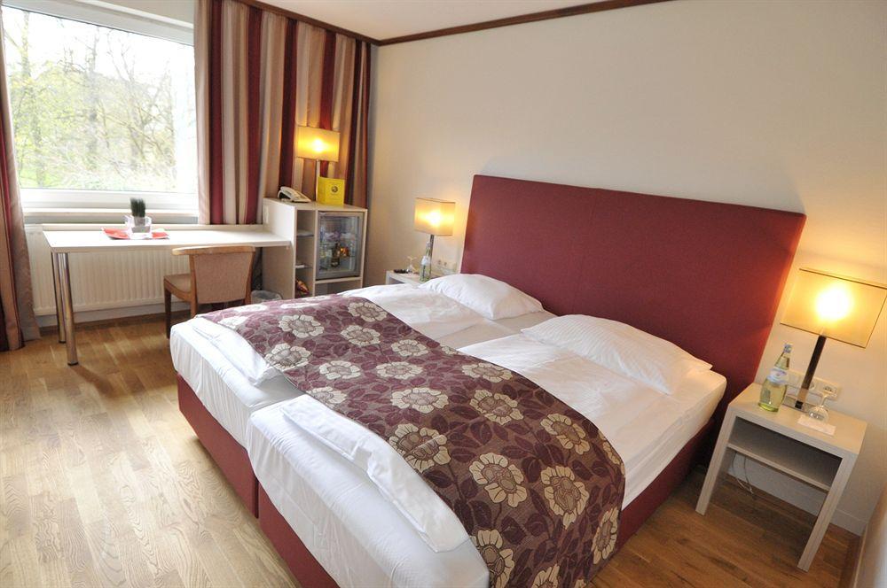 Ambassador Parkhotel Hotel München