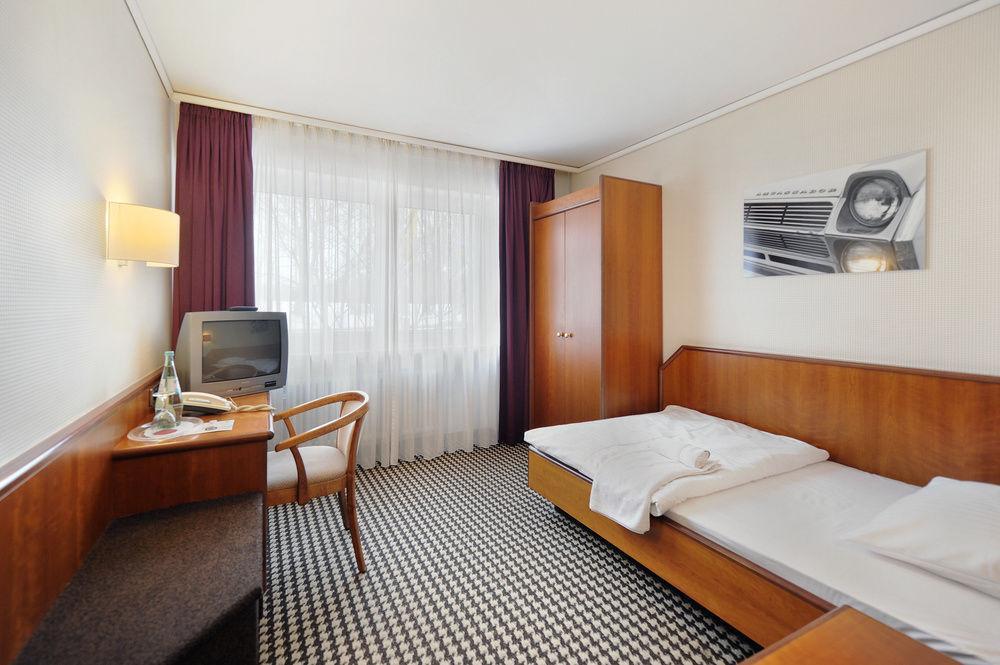Ambassador Parkhotel 3*