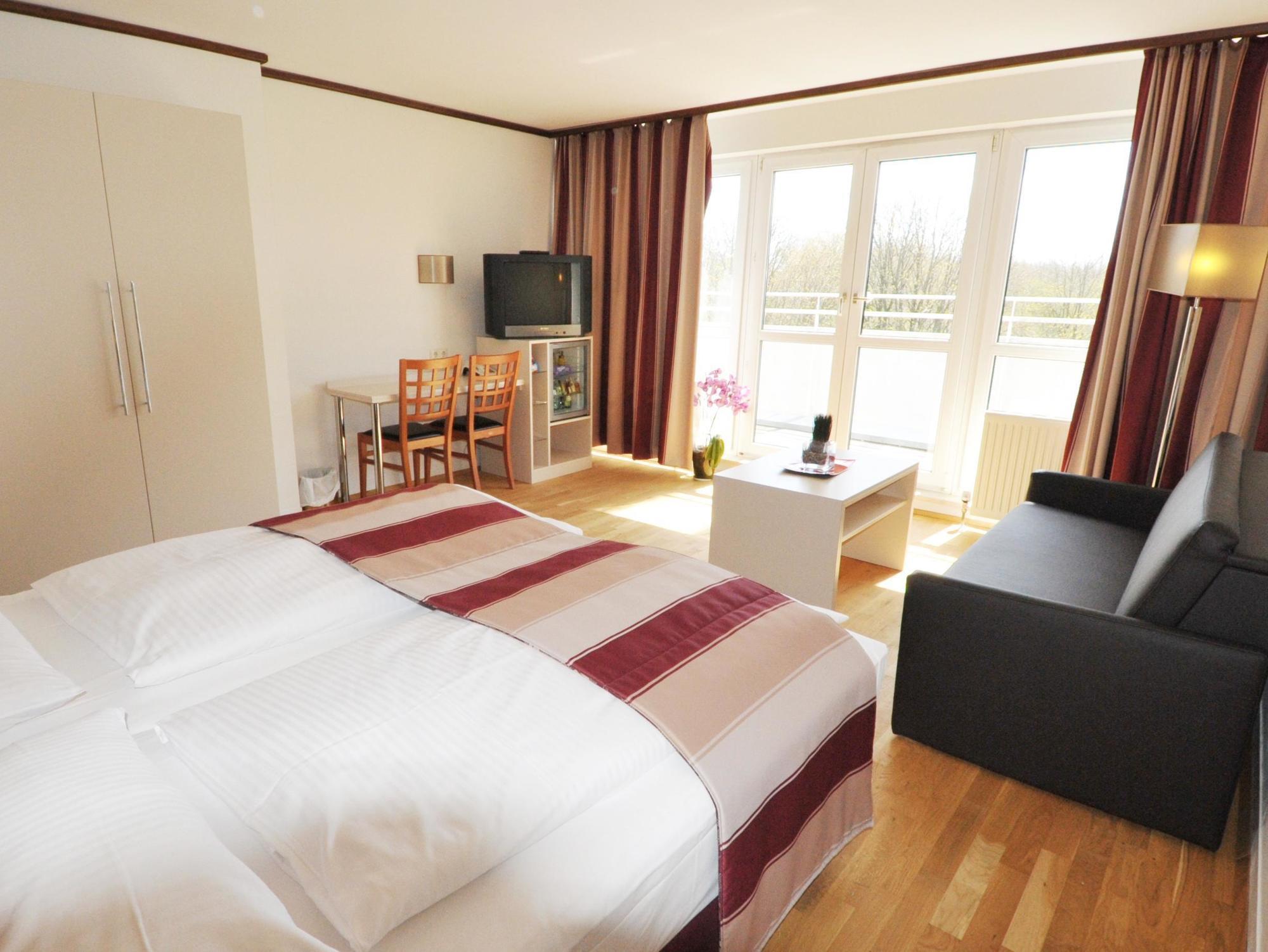 Hotel Ambassador Parkhotel 3*