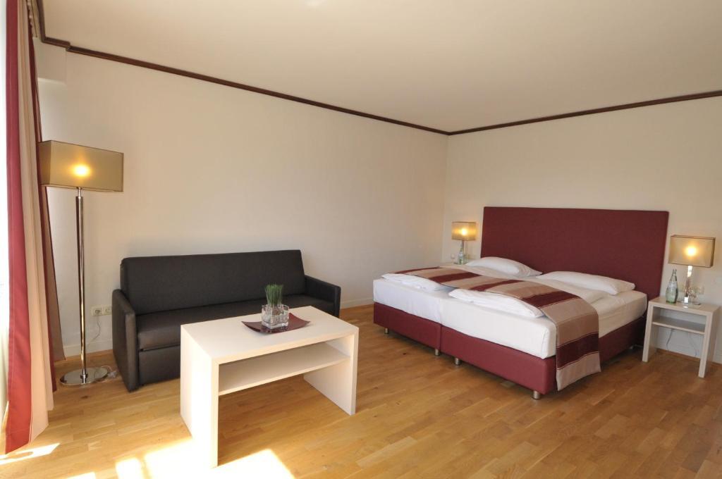 Ambassador Parkhotel 3*