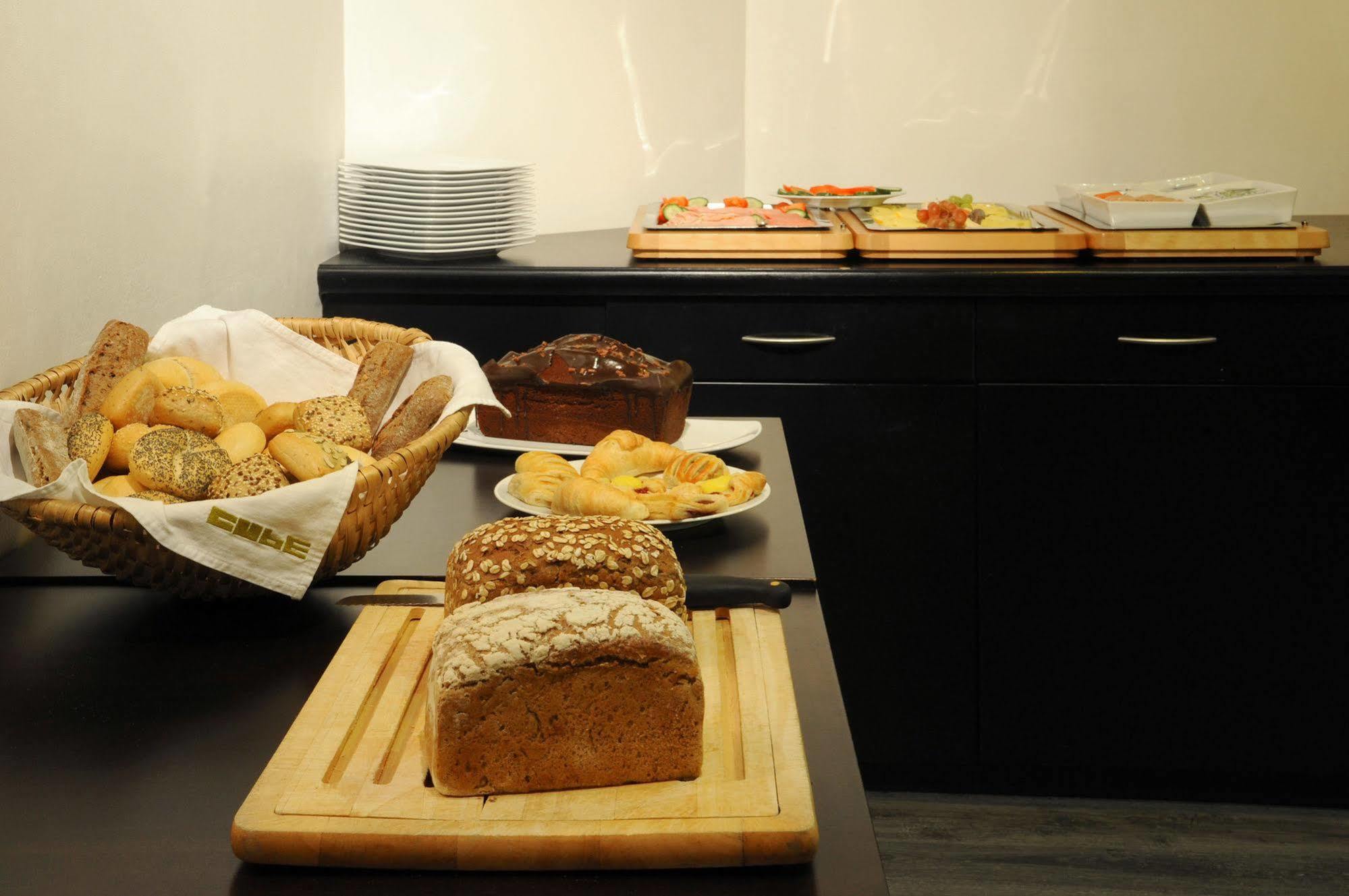 Hotel Ambassador Parkhotel 3*