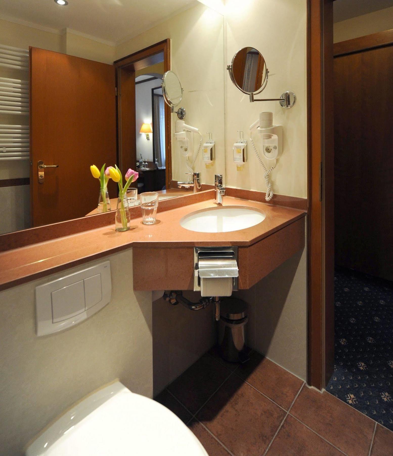 Hotel Ambassador Parkhotel 3*