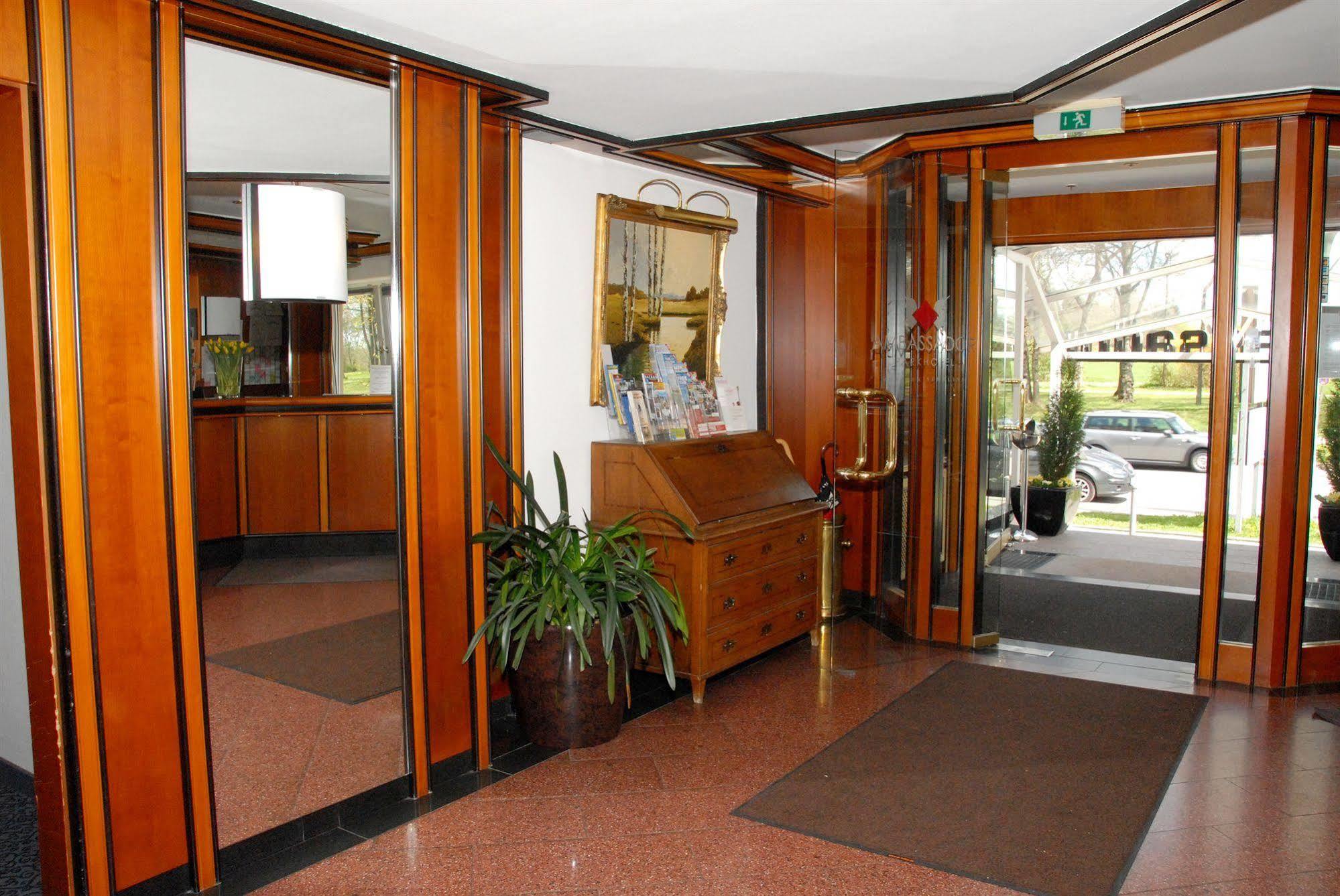 Ambassador Parkhotel 3*