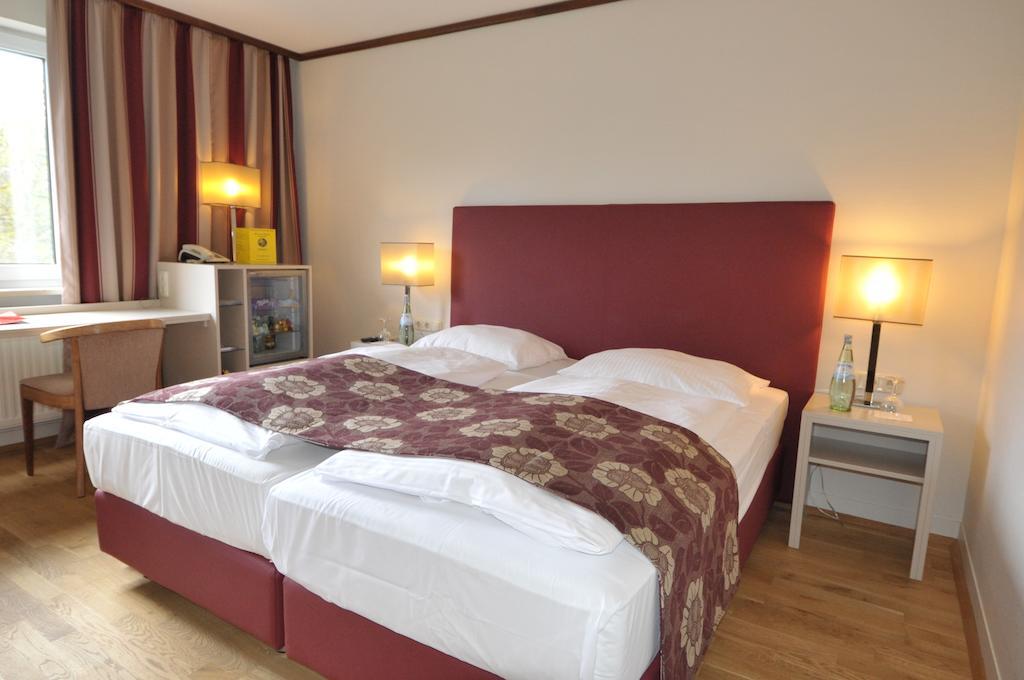 Ambassador Parkhotel 3* München