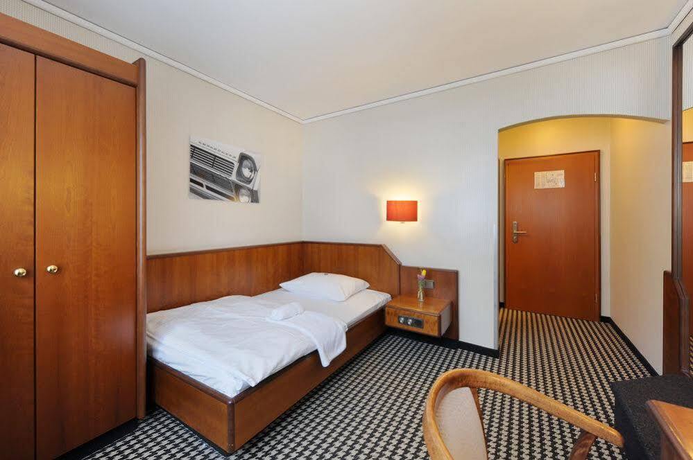 Hotel Ambassador Parkhotel 3*